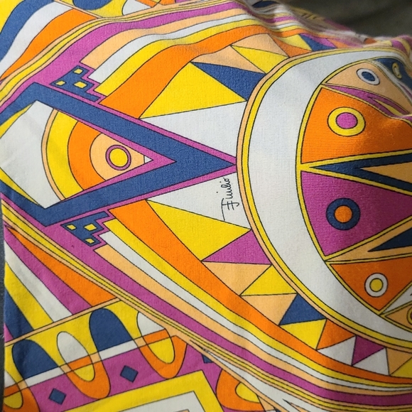 Emilio Pucci stunning top with open back size 46 NWT - Picture 2 of 12